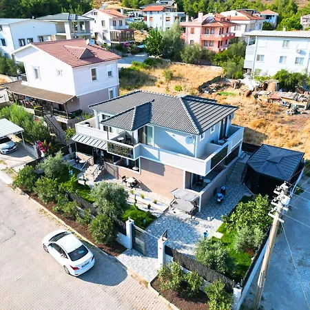 Bir Tebessuem Hotell Ayvalı